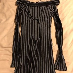 Guess off-shoulder open back bodycon